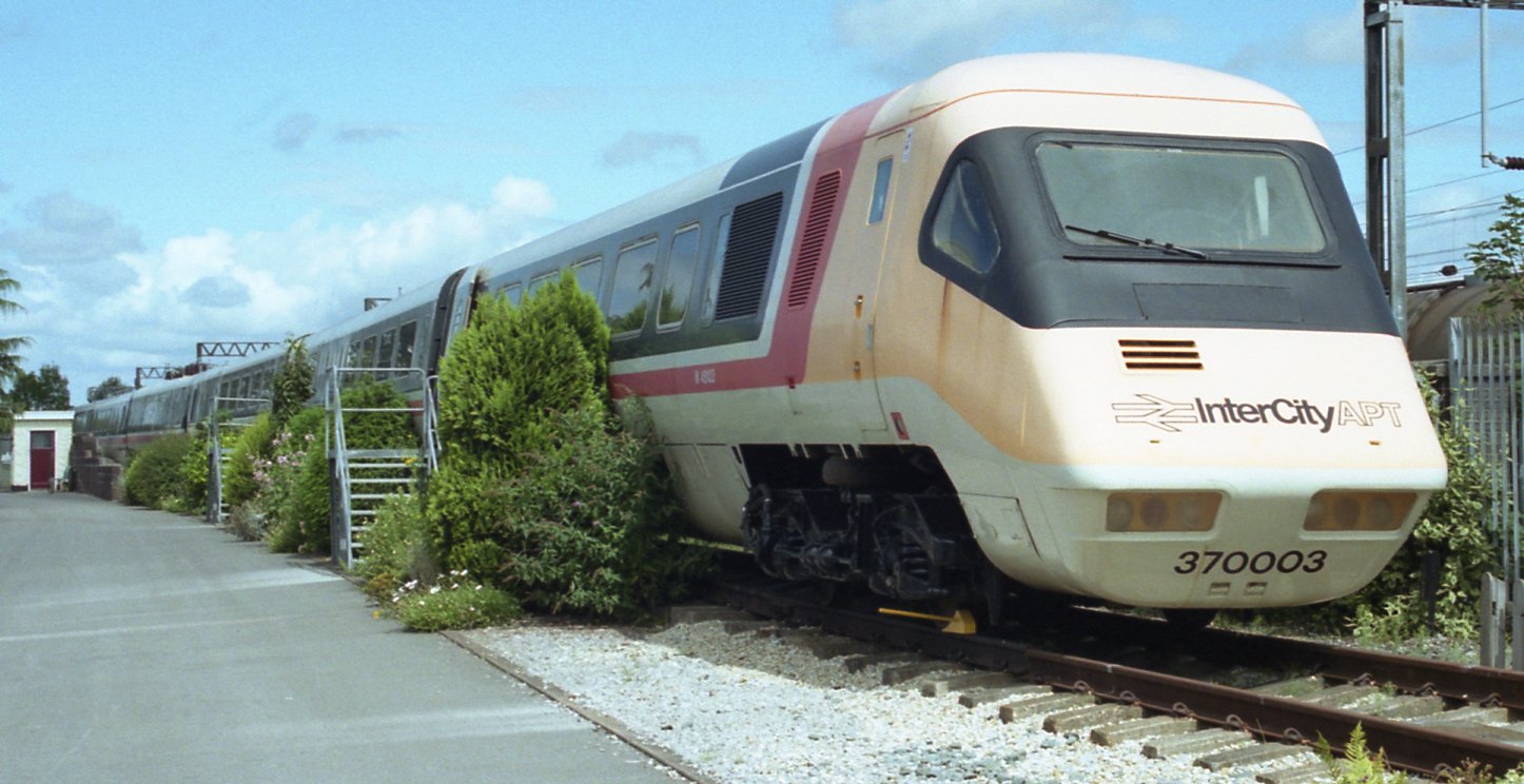 Images Wikimedia Commons/28 kitmasterbloke Advanced Passenger Train, Crewe Heritage, UK.jpg